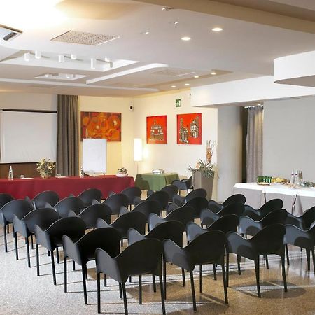 Hotel Ristorante Alcide Поджібонсі Екстер'єр фото