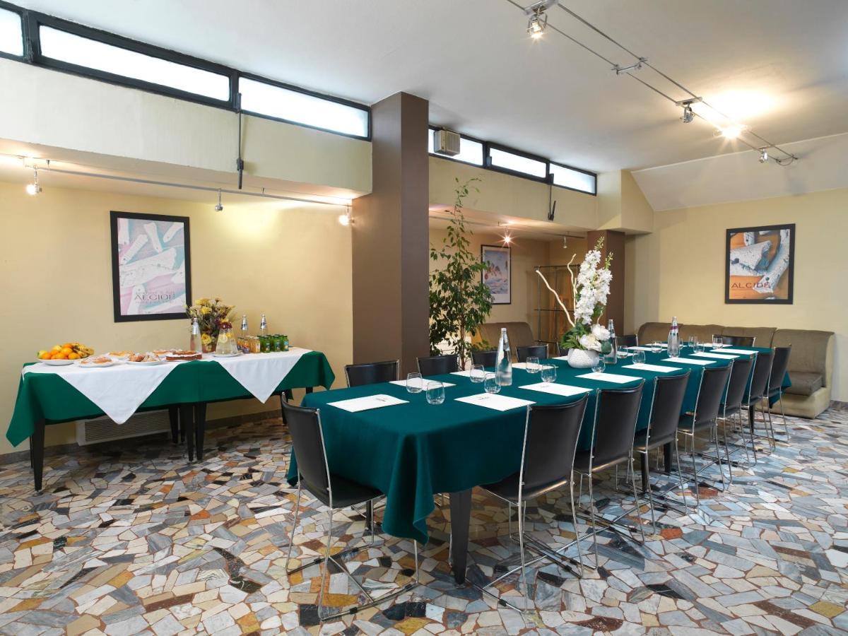 Hotel Ristorante Alcide Поджібонсі Екстер'єр фото