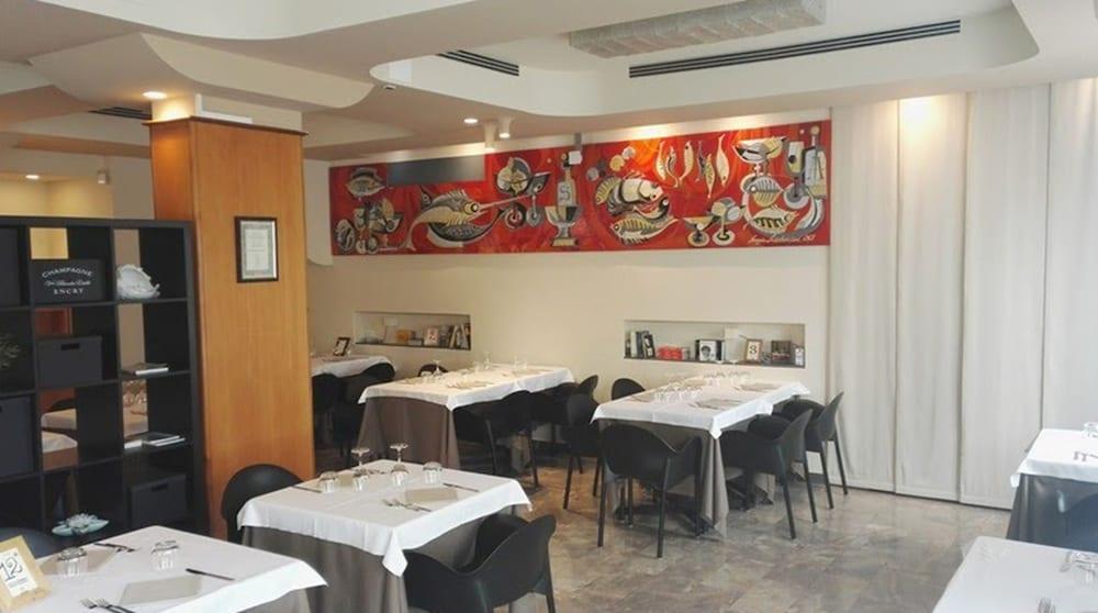 Hotel Ristorante Alcide Поджібонсі Екстер'єр фото
